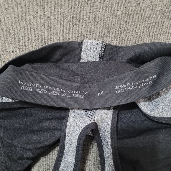 NWOT Womens Zip Front Closure Sports Bra - Picture 6 of 7